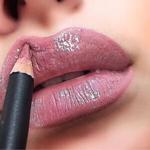 🌙♣️Mac Dervish Lip Pencil Dervish